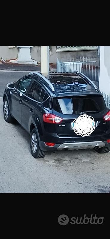 Usata Ford Kuga 140 CV (102 kW) 2011 Nero SUV