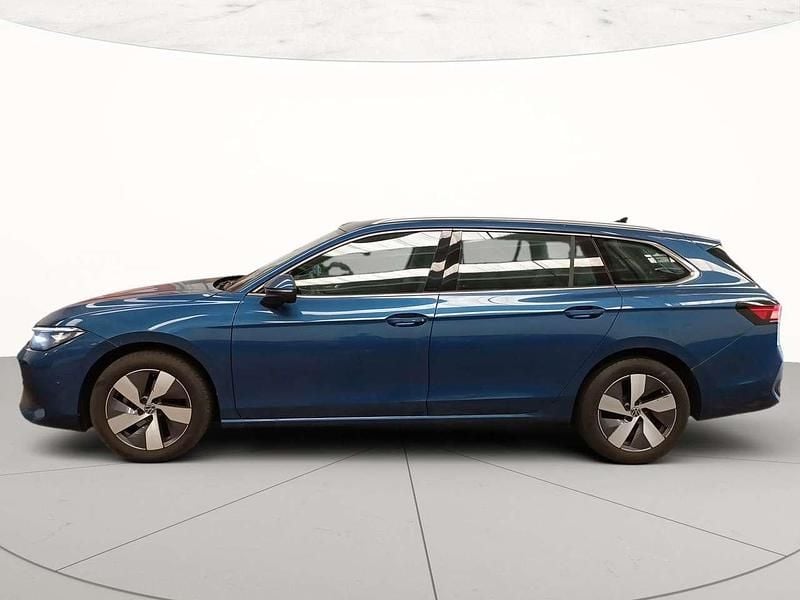 Begagnad VW Passat Business 150 HK (110 kW) 2024 Blå Kombi