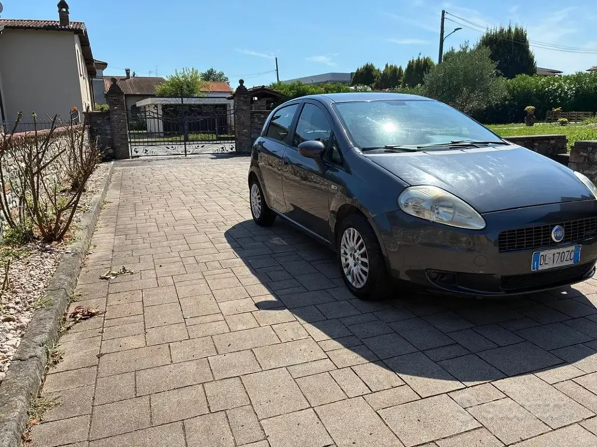 Usata Fiat Grande Punto Emotion 90 CV (66 kW) 2007 Utilitaria