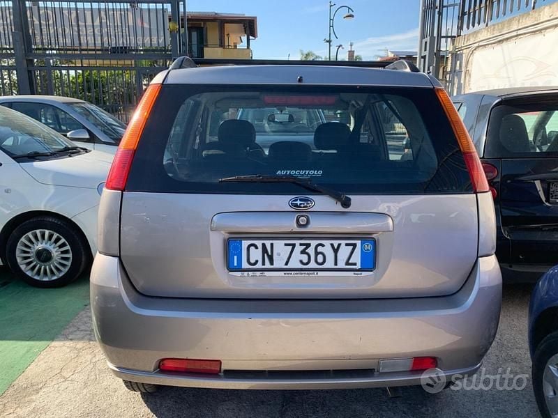 Usata Subaru Justy 94 CV (69 kW) 2004 Grigio Utilitaria