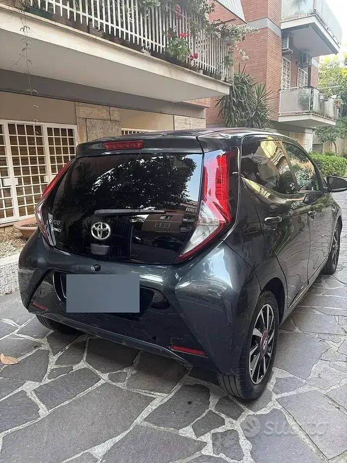 Usata Toyota Aygo X-wave 72 CV (52 kW) 2020 Nero Utilitaria