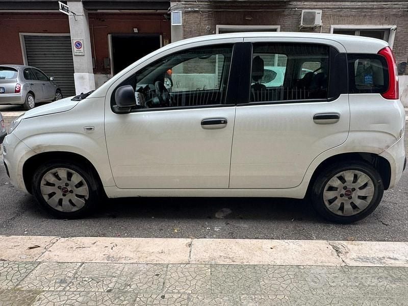 Bianco Usata 2014 Fiat Panda Easy Due volumi | 3800 € (Super prezzo) - Immagine 1/4