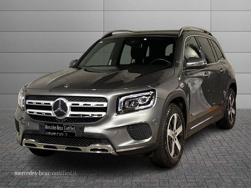 Usata Mercedes GLB200 163 CV (119 kW) 2021 Grigio montagna SUV