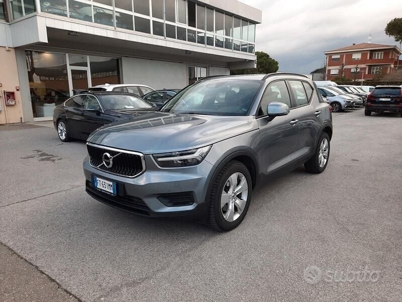 Grigio Usata 2018 Volvo XC40 Business Edition SUV | 18.690 € (Buon prezzo) - Immagine 1/4