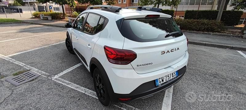 Usata Dacia Sandero 101 CV (74 kW) 2024 Bianco Utilitaria