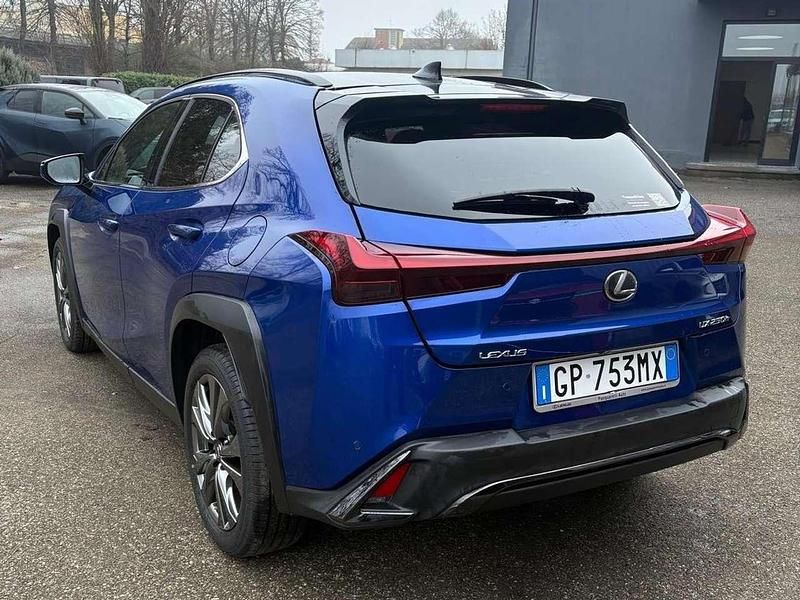 Usata Lexus UX 250h Sport Line 145 CV (106 kW) 2023 Blu/azzurro SUV