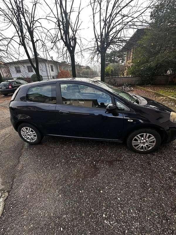 Occasion Fiat Punto Active 60 ch (44 kW) 2011 Berline