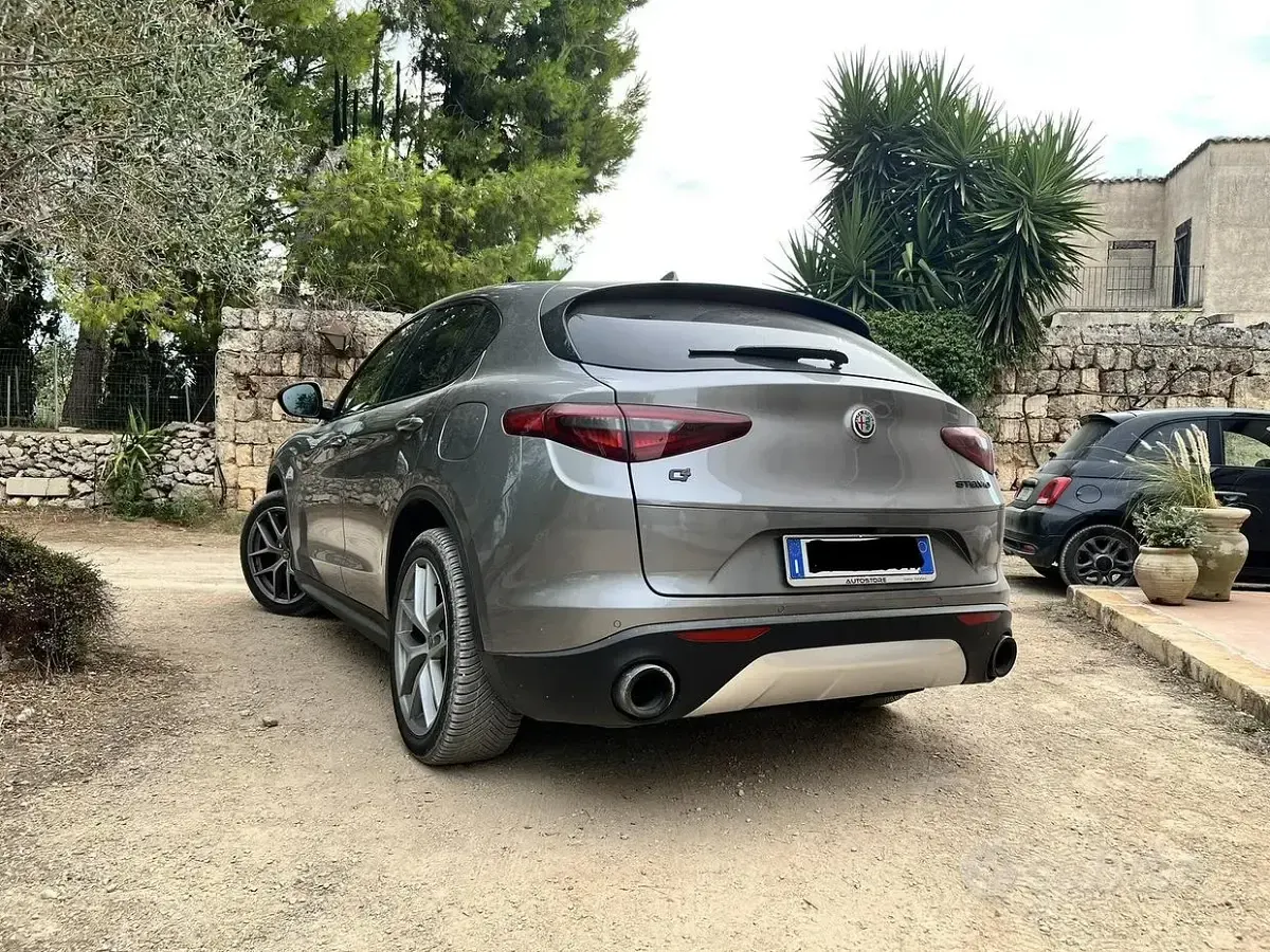 Usata Alfa Romeo Stelvio Executive 190 CV (139 kW) 2018 Grigio SUV
