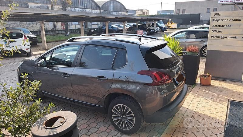 Usata Peugeot 2008 Allure 82 CV (60 kW) 2016 Grigio SUV