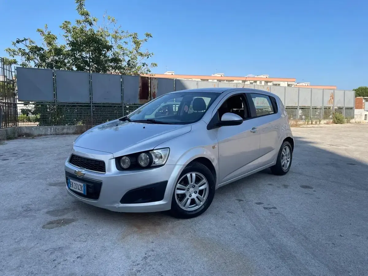 Usata Chevrolet Aveo 84 CV (61 kW) 2012 Argento Berlina