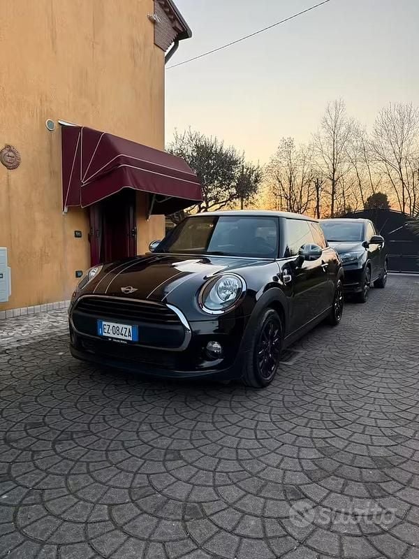 Usata Mini ONE 75 CV (55 kW) 2015 Utilitaria