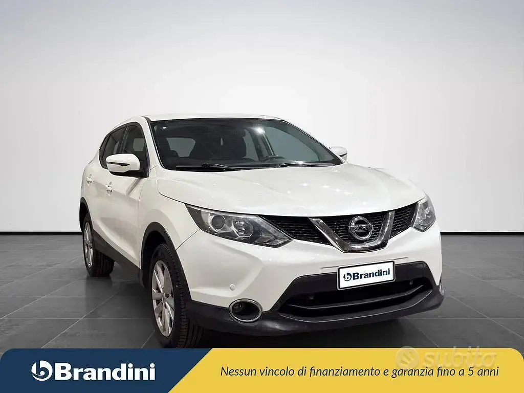 Usata Nissan Qashqai Acenta 110 CV (80 kW) 2016 Bianco SUV