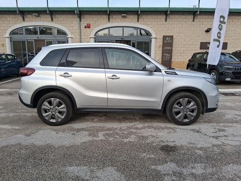 Usata Suzuki Vitara Cool 129 CV (94 kW) 2022 Grigio SUV