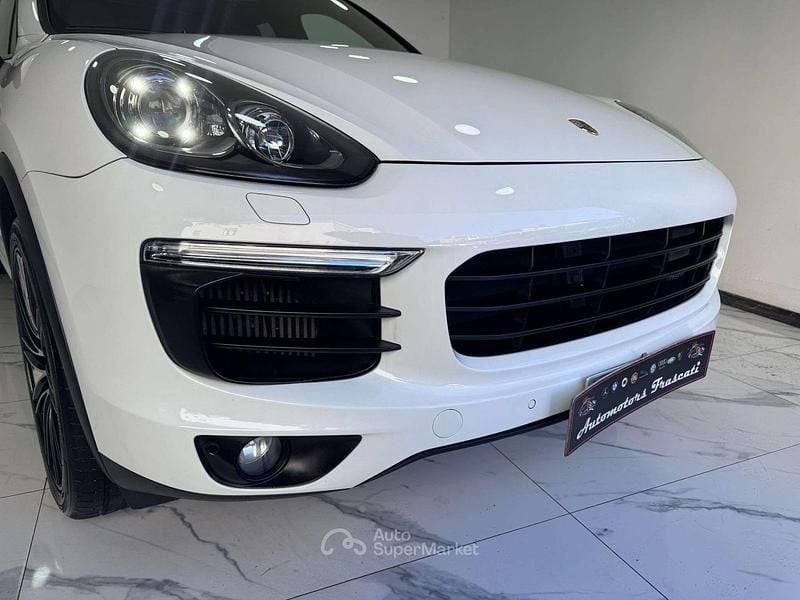Usata Porsche Cayenne 250 CV (183 kW) 2015 Bianco SUV