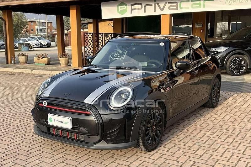 Usata Mini Cooper Classic 136 CV (100 kW) 2021 Nero Utilitaria