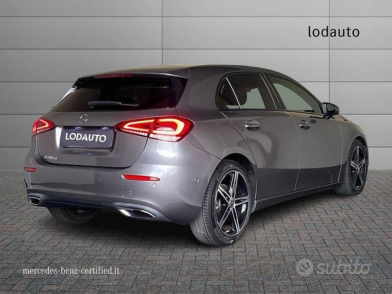 Usata Mercedes A180 116 CV (85 kW) 2022 Grigio Berlina