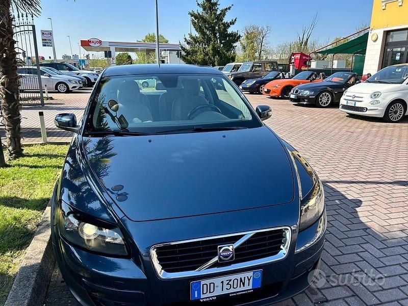 Usata Volvo C30 Summum 108 CV (79 kW) 2007 Blu Utilitaria