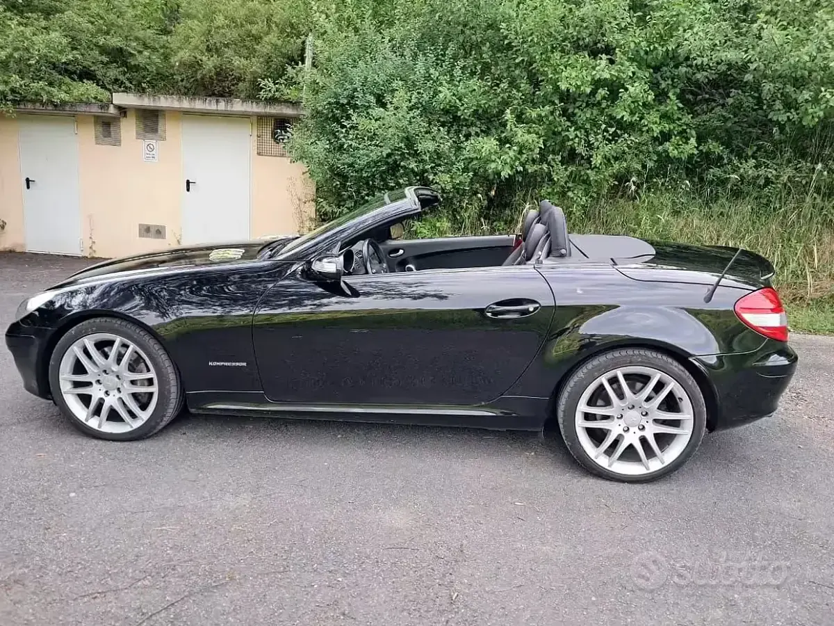 Usata Mercedes SLK200 Chrome 184 CV (135 kW) 2008 Nero Cabrio