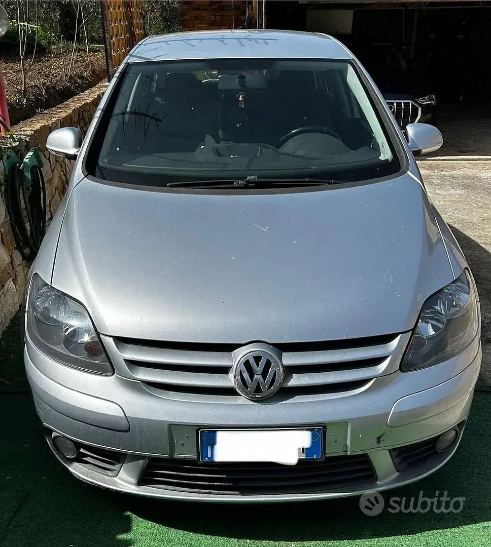 Usata VW Golf V 105 CV (77 kW) 2004 Grigio Utilitaria