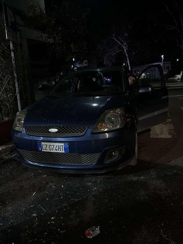 Usata Ford Fiesta Ambiente 68 CV (50 kW) 2005 Utilitaria