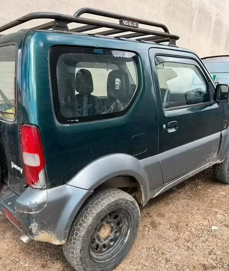 Usata Suzuki Jimny 86 CV (63 kW) 2007 SUV