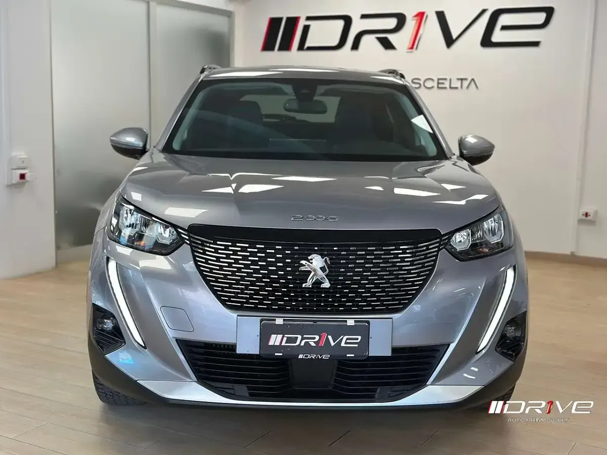 Usata Peugeot 2008 S 131 CV (96 kW) 2020 Grigio SUV