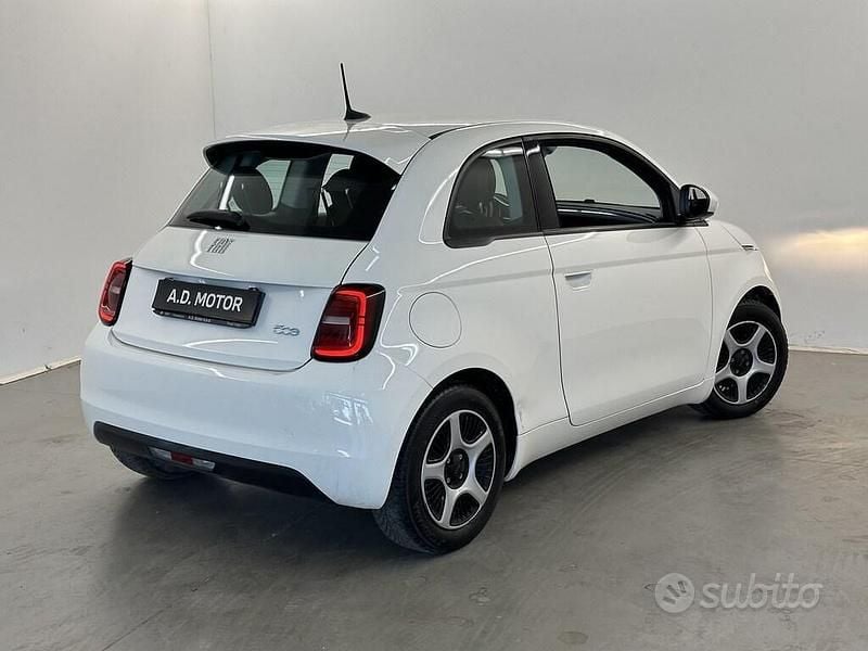 Usata Fiat 500e Passion 42 kW (58 CV) 2021 Vari colori Berlina