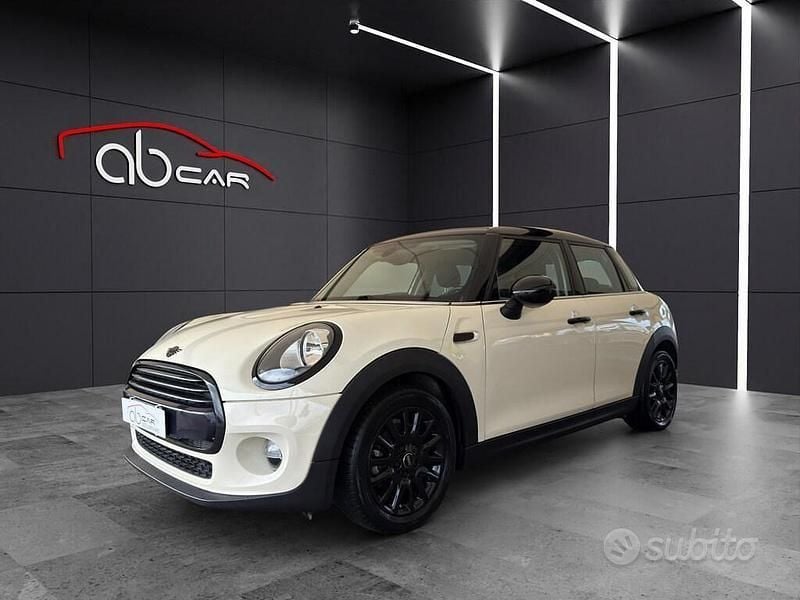 Usata Mini Cooper D Hype 116 CV (85 kW) 2015 Bianco Utilitaria
