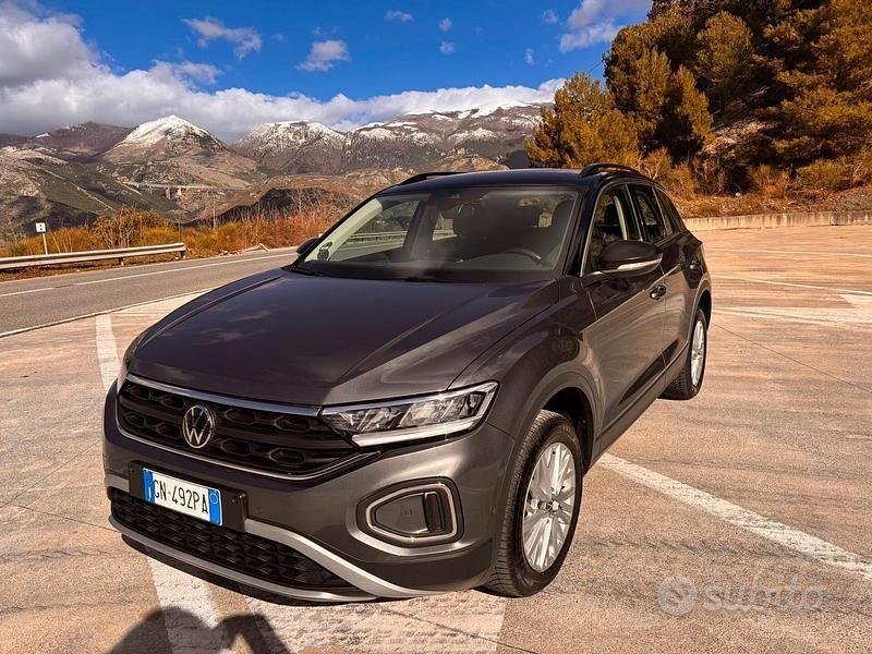Usata VW T-Roc Life 2023 Grigio SUV