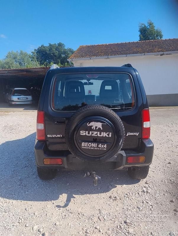 Second-hand Suzuki Jimny 86 CP (63 kW) 2007 Negru SUV