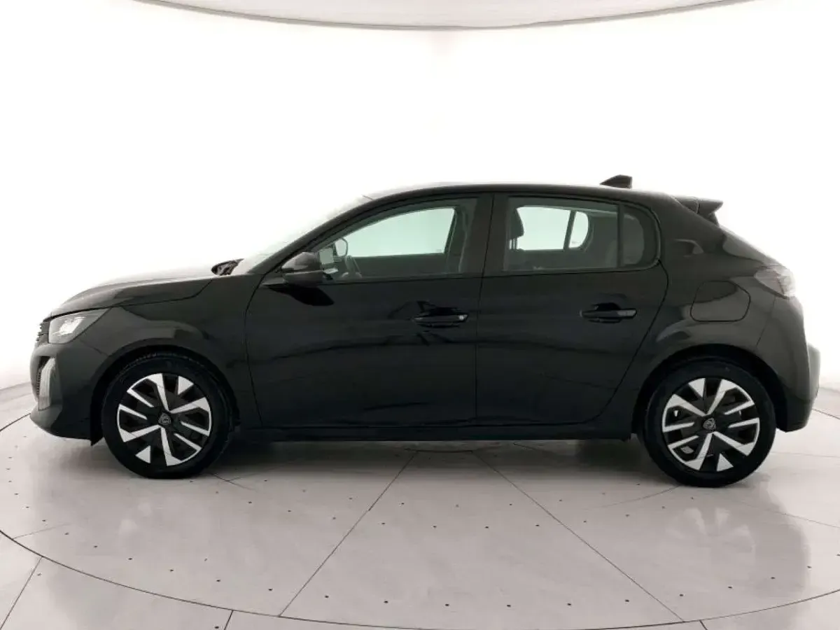 Usata Peugeot 208 Active 101 CV (74 kW) 2024 Nero Utilitaria