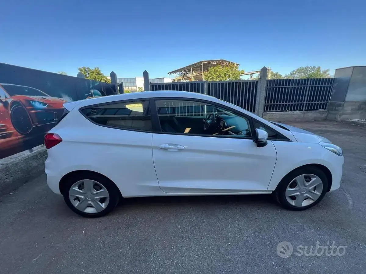 Usata Ford Fiesta Vignale 84 CV (61 kW) 2018 Bianco Utilitaria