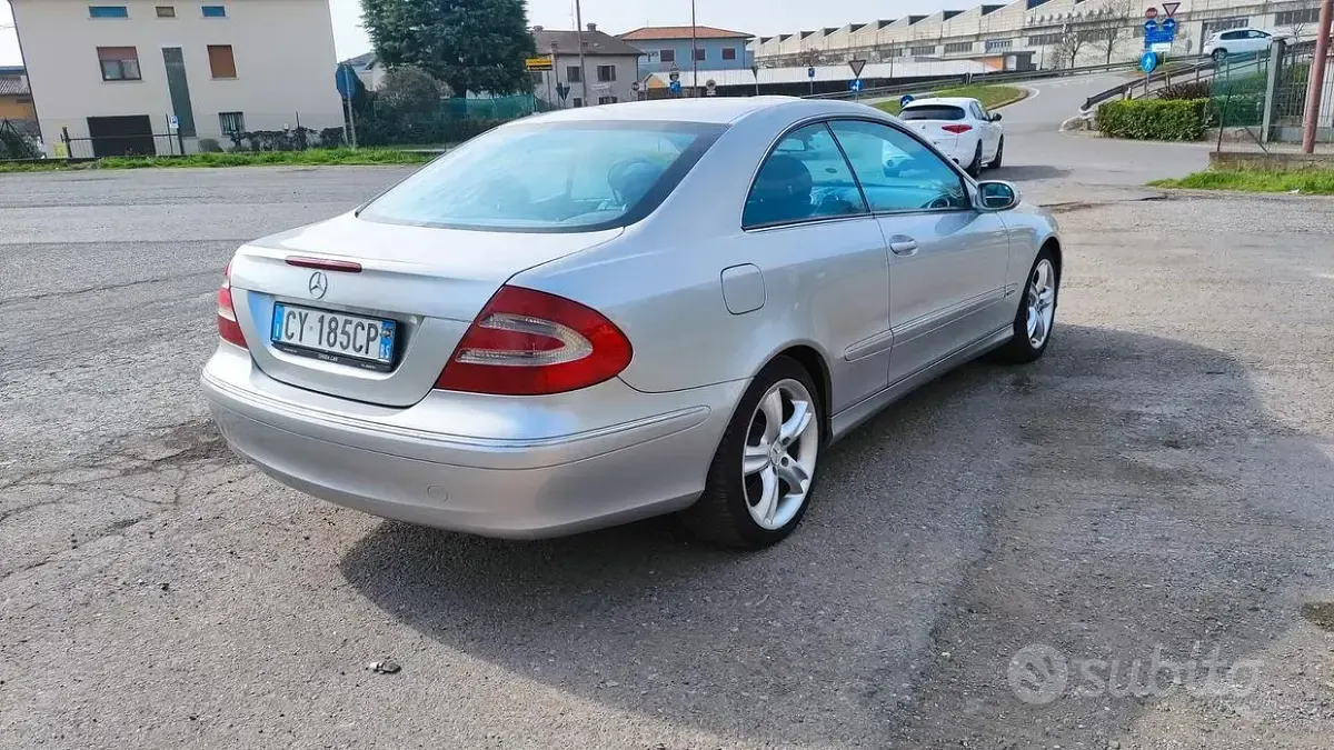 Usata Mercedes CLK270 AMG 170 CV (125 kW) 2005 Grigio Coupé