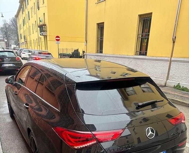 Usata Mercedes CLA200 AMG Line Premium 150 CV (110 kW) 2021 Nero Station wagon