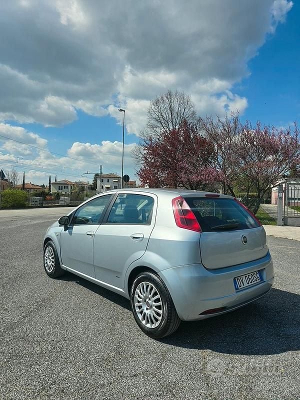 Usata Fiat Grande Punto 75 CV (55 kW) 2009 Utilitaria