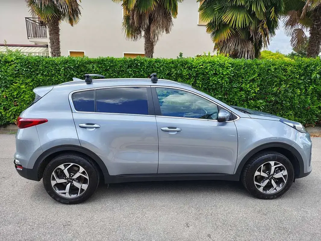 Usata Kia Sportage Urban 132 CV (97 kW) 2021 Grigio SUV