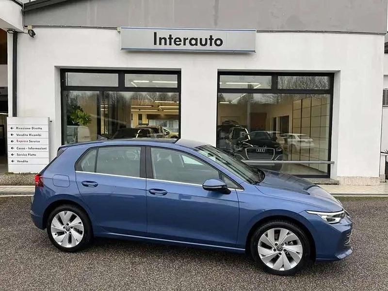 Usata VW Golf VIII Style 150 CV (110 kW) 2025 Blu/azzurro Berlina