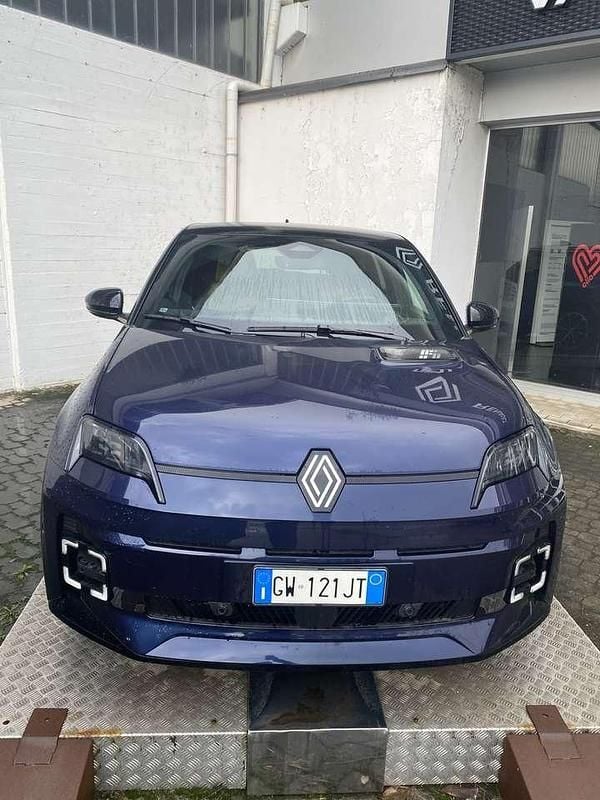 Usata Renault R5 Iconic 77 kW (106 CV) 2024 Tetto nero Utilitaria