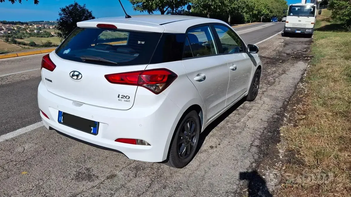 Usata Hyundai i20 84 CV (61 kW) 2018 Bianco Berlina