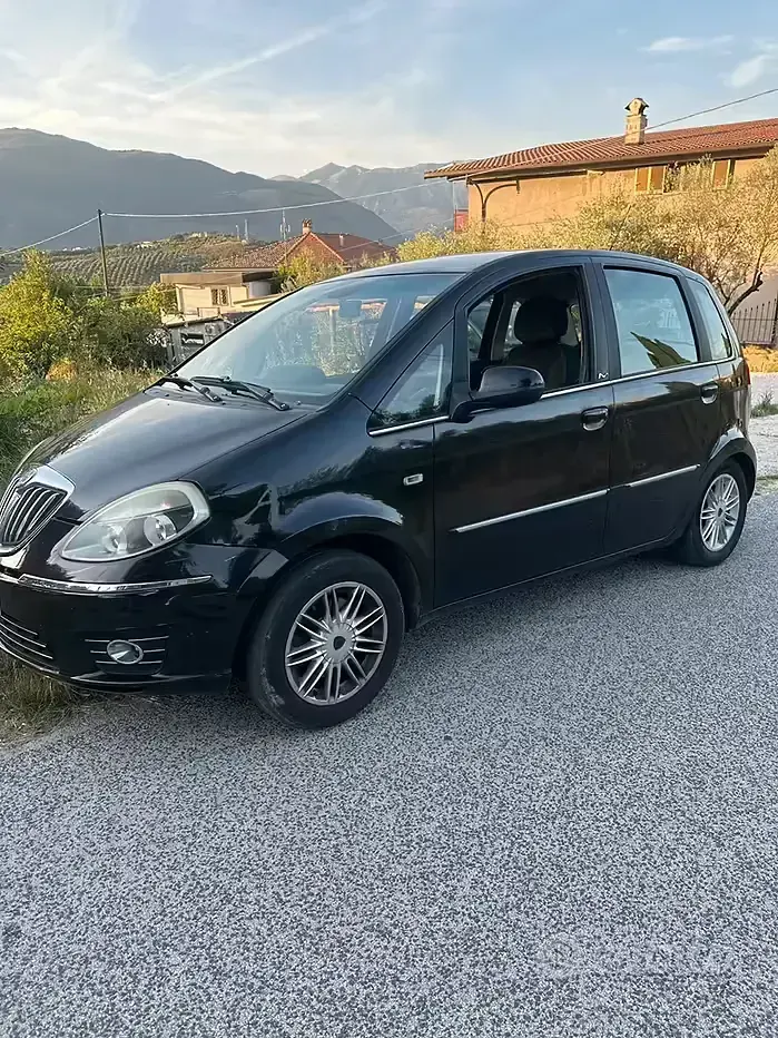 Usata Lancia Musa 95 CV (69 kW) 2012 Monovolume