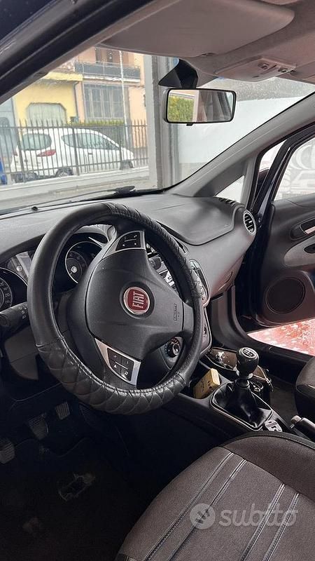 Usata Fiat Punto 77 CV (56 kW) 2010 Blu Utilitaria