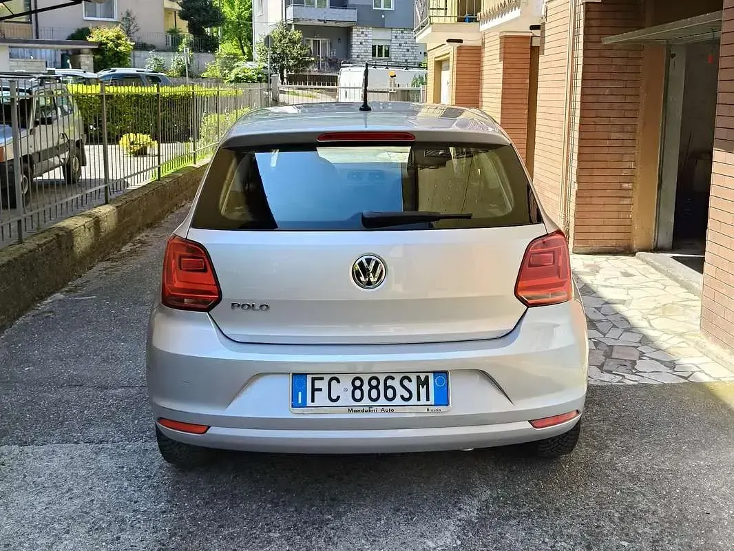 Usata VW Polo Trendline 60 CV (44 kW) 2016 Grigio Berlina