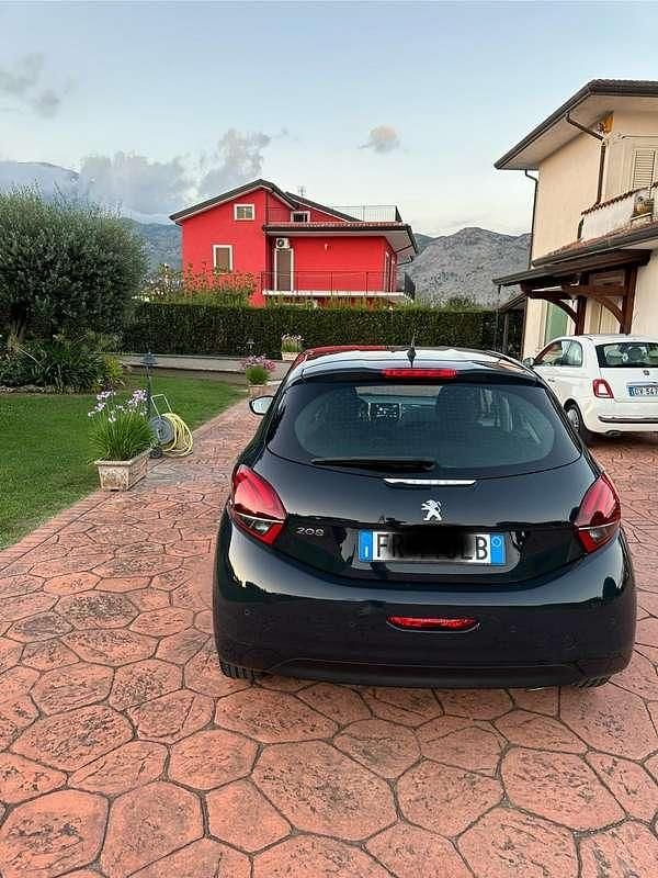 Usata Peugeot 2008 Allure 110 CV (80 kW) 2018 SUV