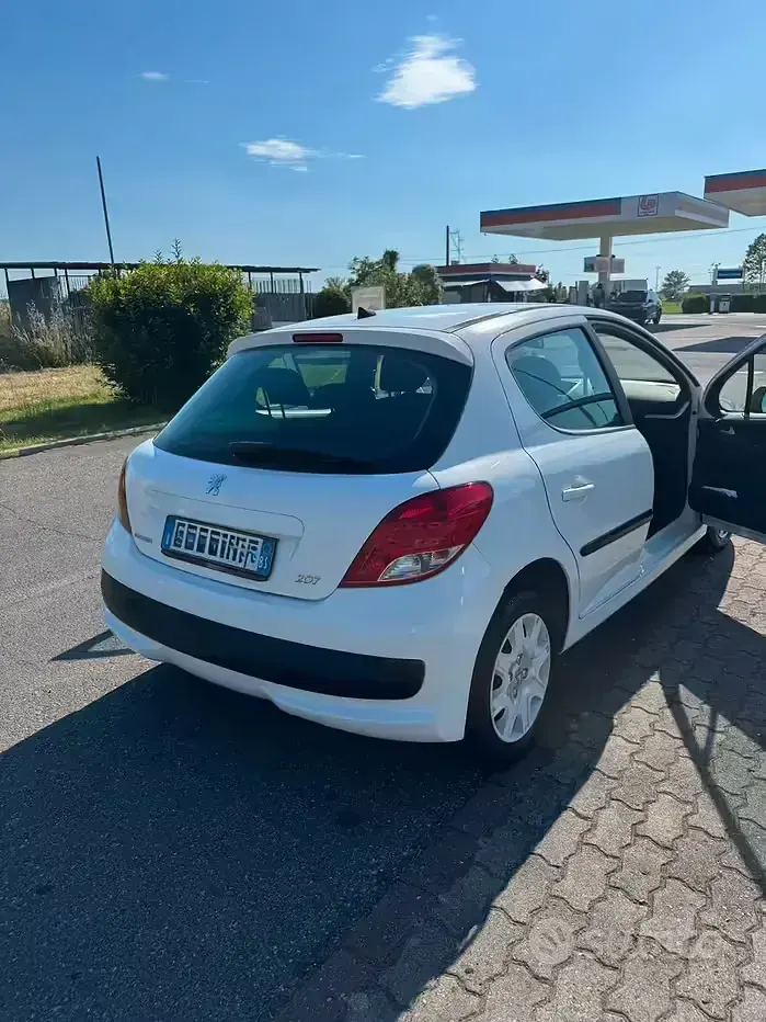 Usata Peugeot 207 68 CV (50 kW) 2010 Bianco Berlina