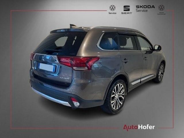 Usata Mitsubishi Outlander Instyle 150 CV (110 kW) 2017 Grigio SUV