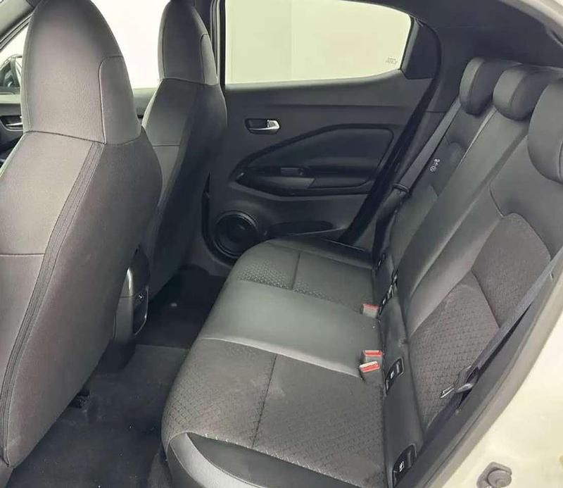 Usata Nissan Juke N-Connecta 114 CV (83 kW) 2024 White pearl brilliant SUV