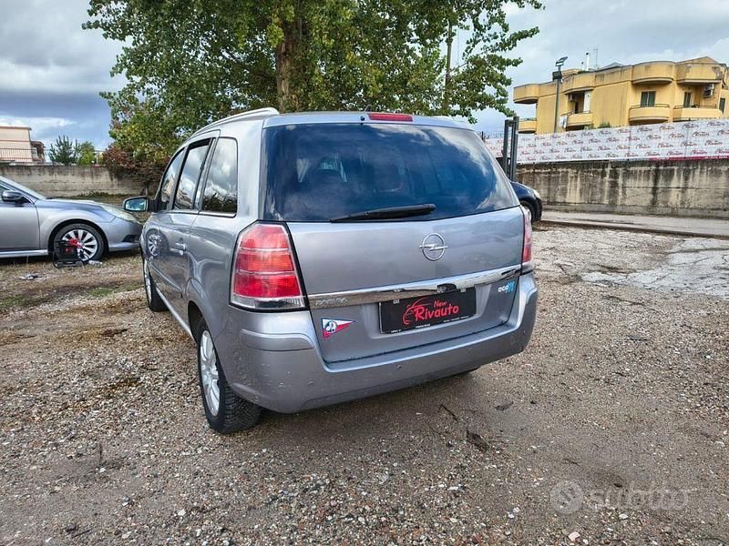 Usata Opel Zafira Cosmo 94 CV (69 kW) 2009 Grigio Monovolume
