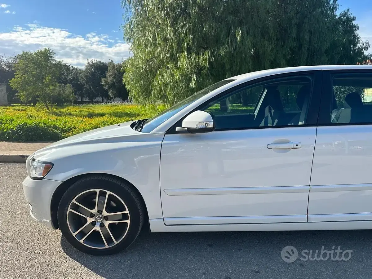 Usata Volvo V50 115 CV (84 kW) 2010 Bianco Station wagon