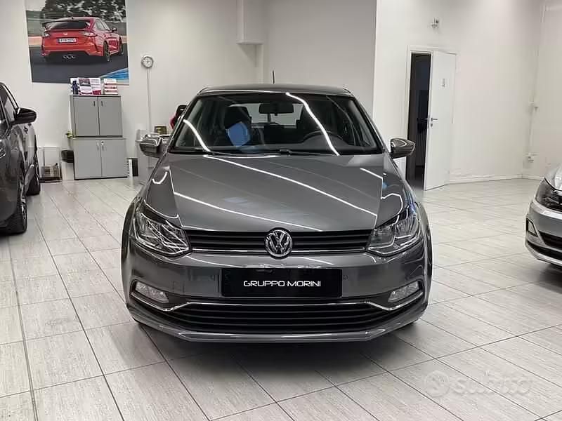 Usata VW Polo Comfortline 75 CV (55 kW) 2017 Grigio Berlina