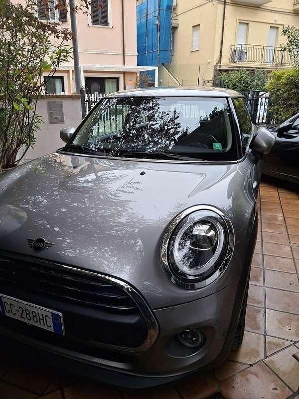 Usata Mini ONE 75 CV (55 kW) 2020 Argento Utilitaria